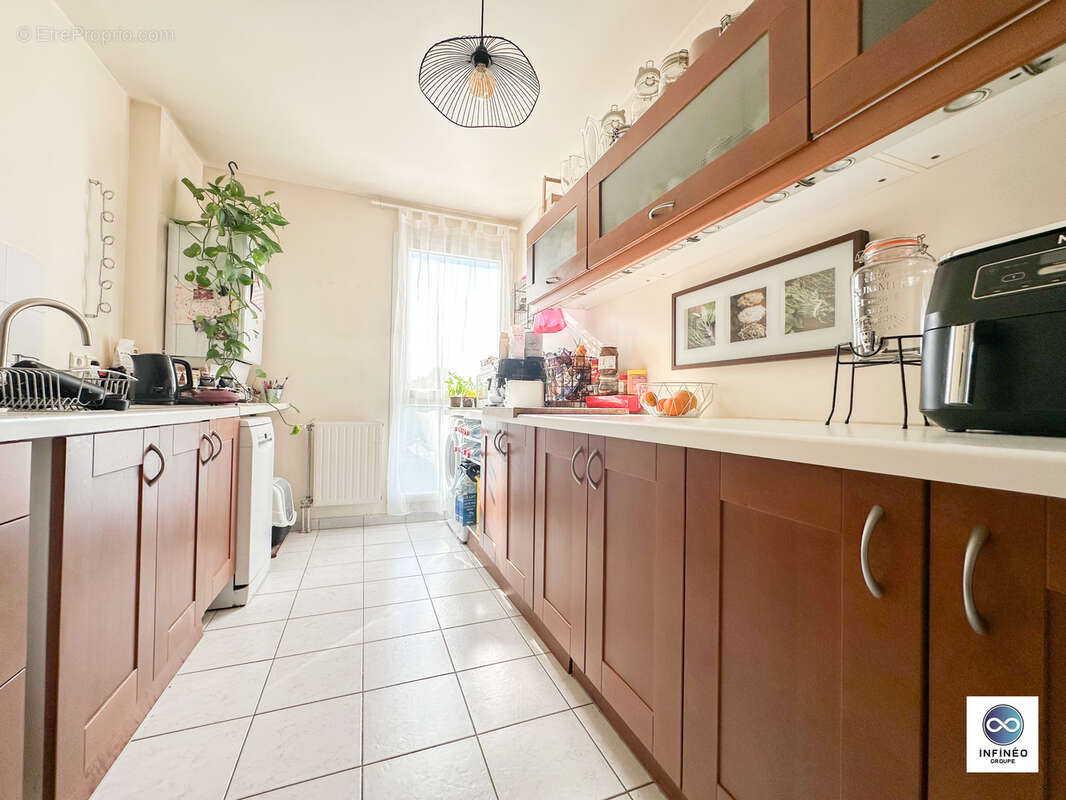 Appartement à SAINTE-GENEVIEVE-DES-BOIS