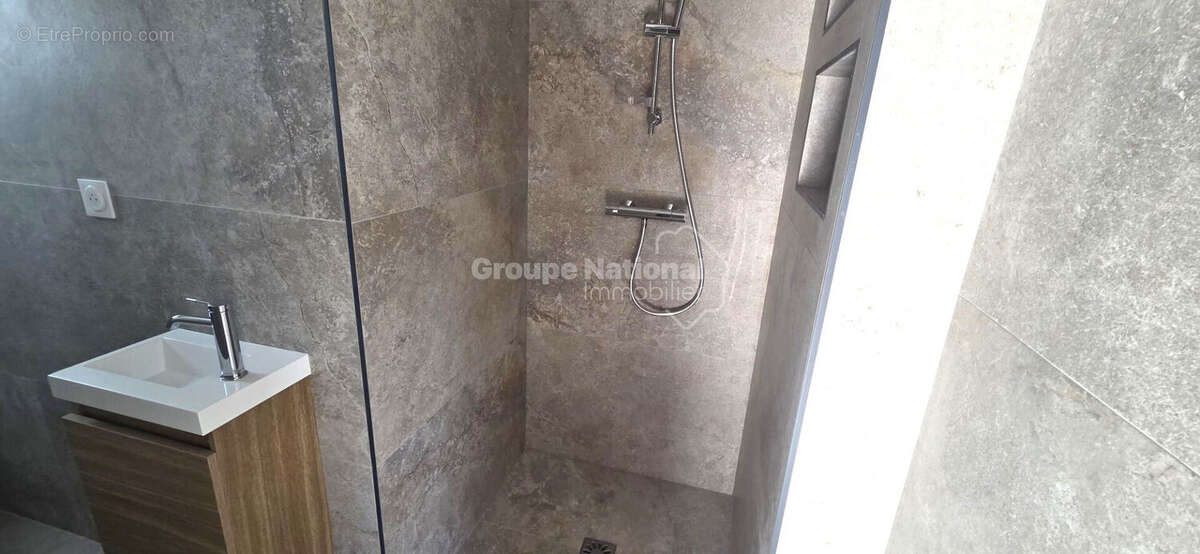 LE ROVE ! VILLA NEUVE de type 4 de 100 m² sur 426 m² de terrain avec terrasse et sous-sol de  50 m² - photo 4