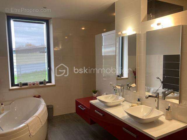 Maison à SAINT-OUEN-DES-TOITS