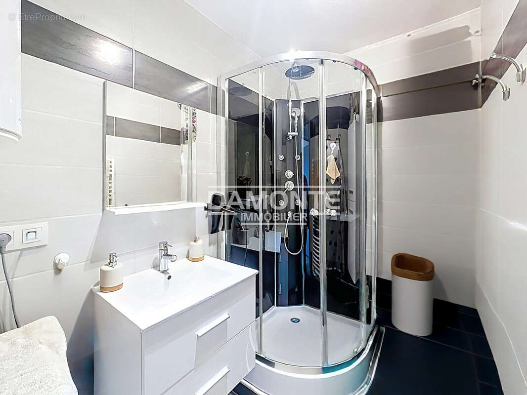 Appartement T2 - LA CHAPELLE ST LUC secteur Ferry-Fouchy - photo 4