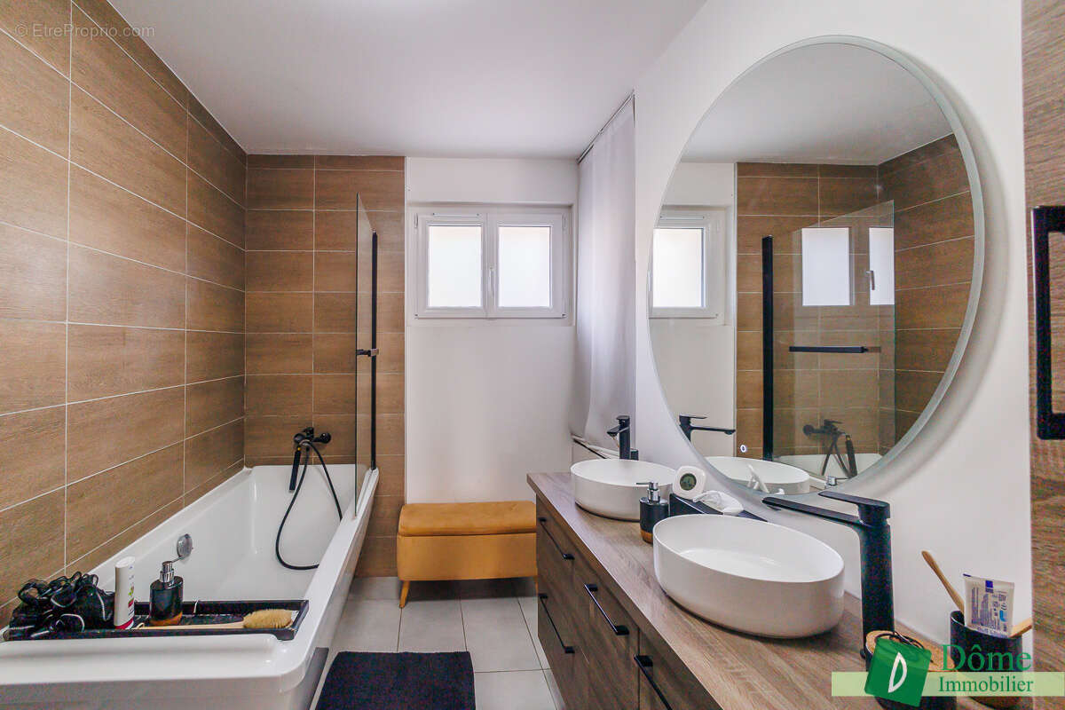Appartement à CORENC