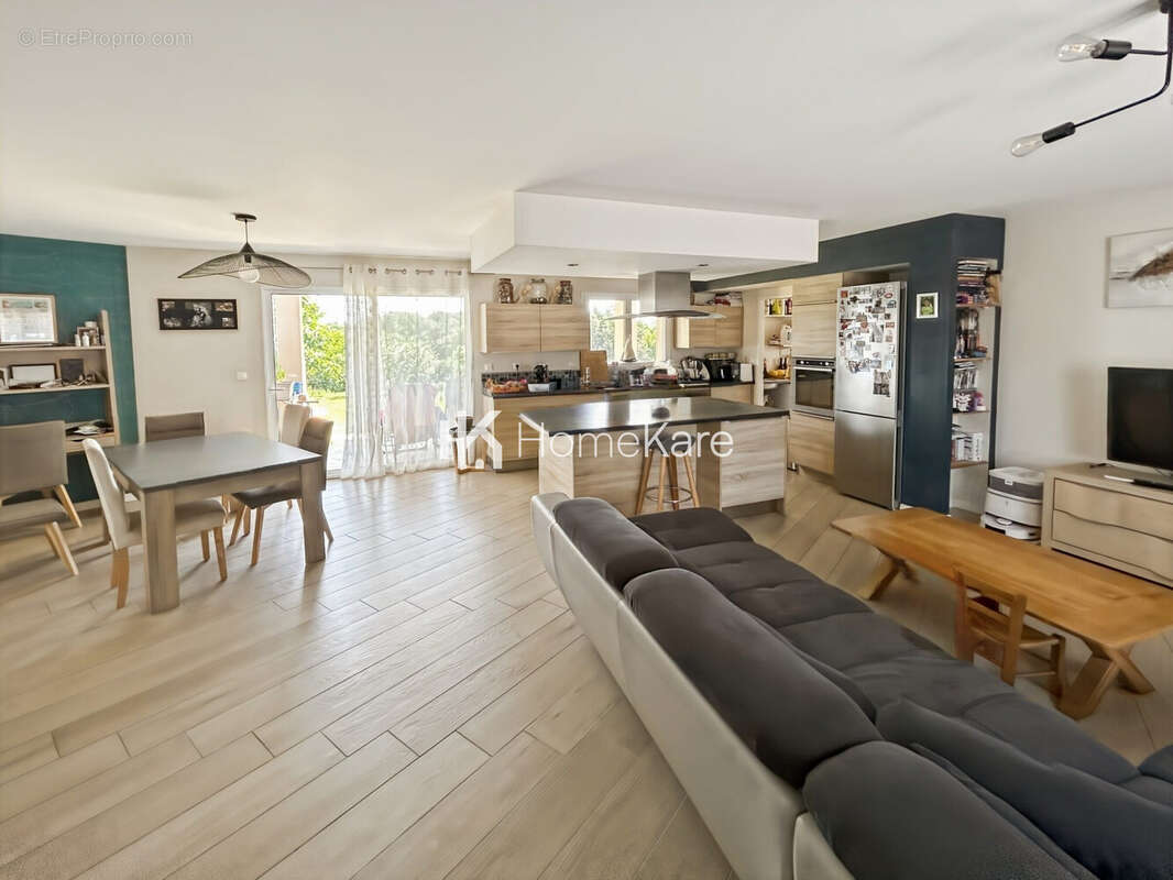 Maison 113 m² à L'isle-Jourdain  - photo 2