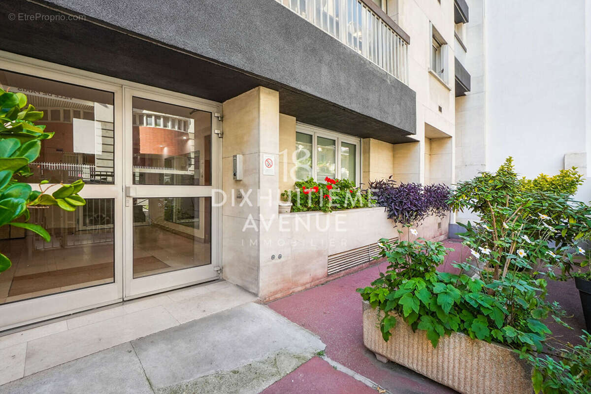 Appartement à PARIS-18E