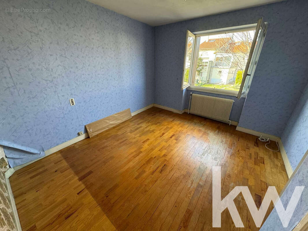 Maison 268 m² à Le Cendre  - photo 6