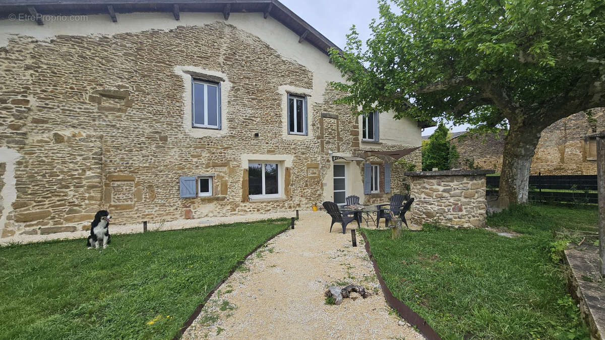 Maison de caractère, 288m2 hab. au cœur du village - photo 19