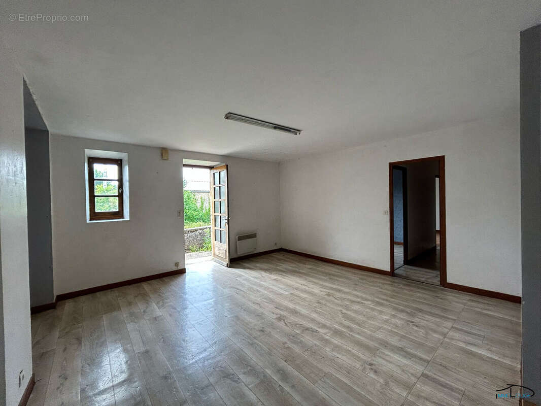 Maison à MONTBAZENS