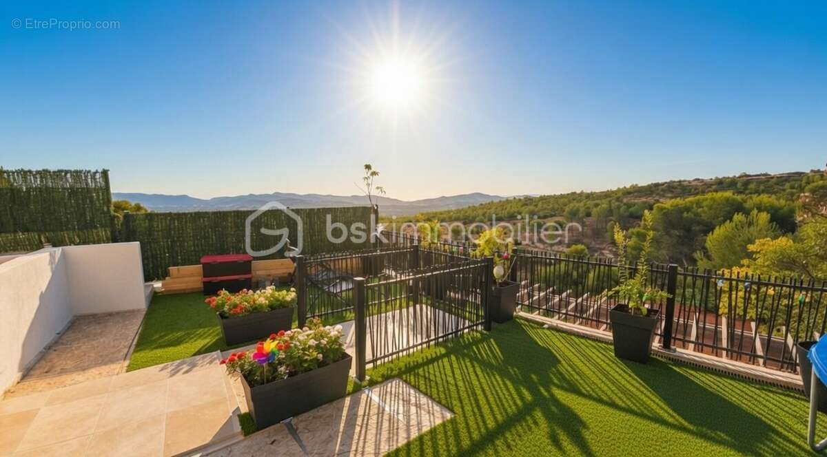 Maison à LE CASTELLET