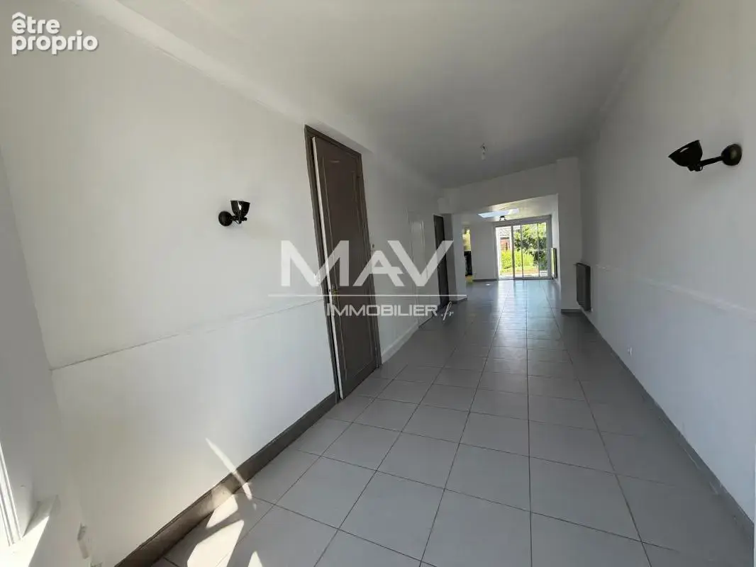 Maison 78 m² à Neuville-En-Ferrain  - photo 2