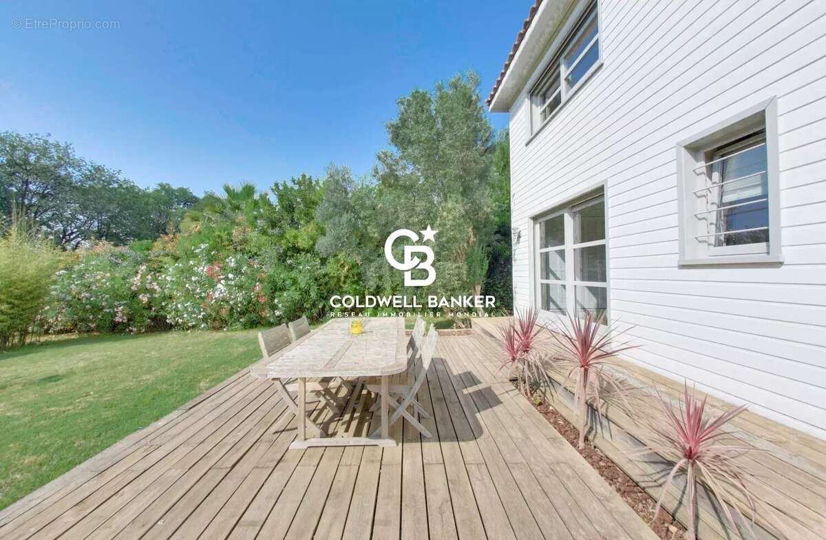 Maison à VILLENEUVE-DE-LA-RAHO