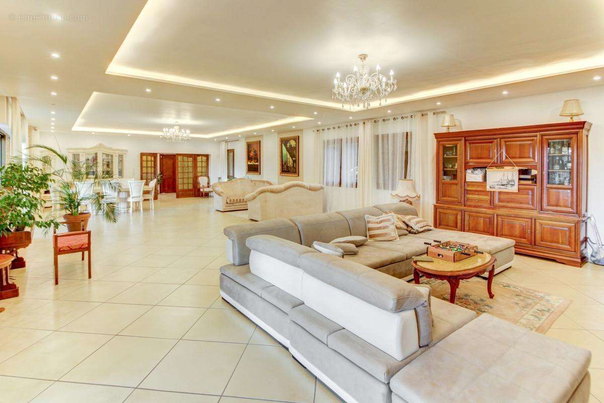 Maison à LA COLLE-SUR-LOUP