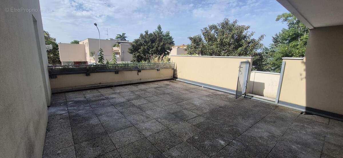 Appartement t4 avec grande terrasse + 38m² - photo 3