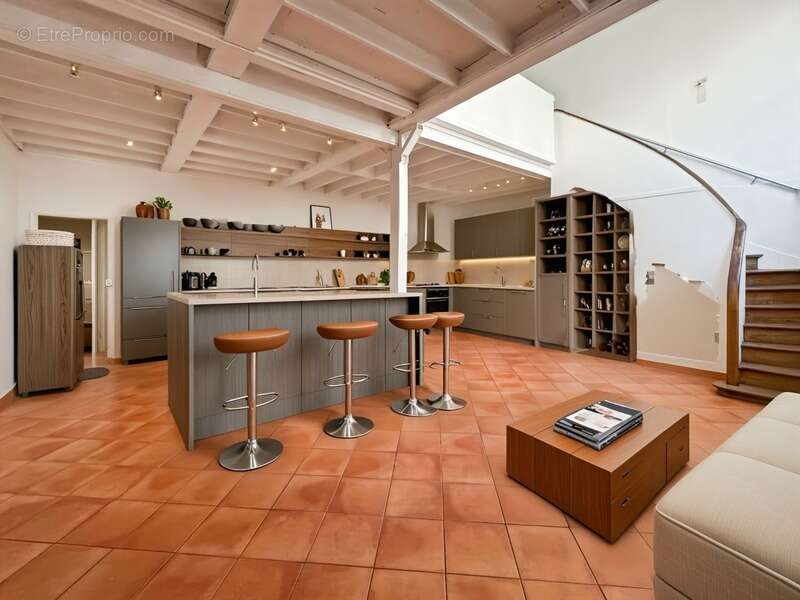 Appartement à PARIS-8E