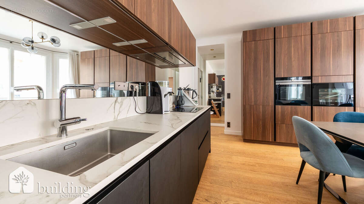 Appartement à PARIS-17E