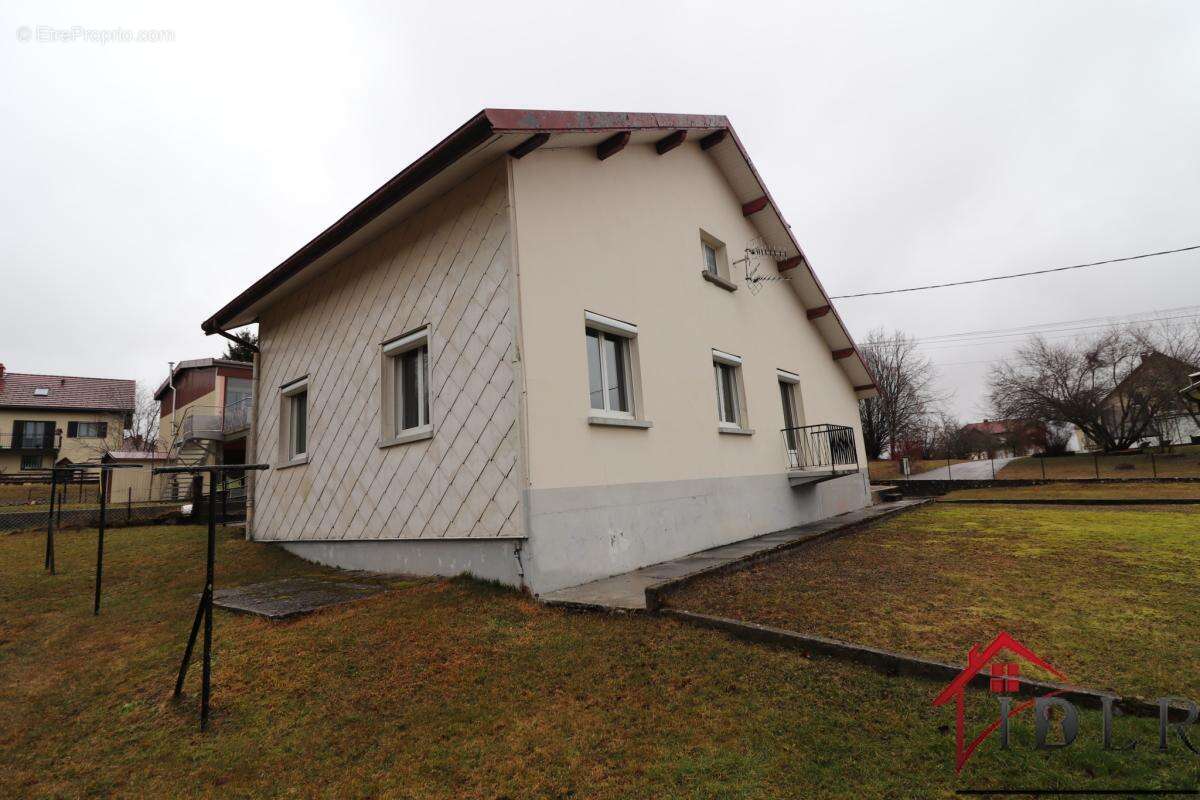 Maison à LA RIVIERE-DRUGEON