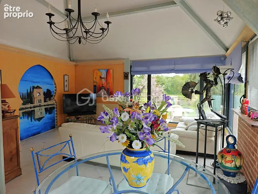 À 10 minutes de RAMBOUILLET, propriété de 220 m² habitable sur terrain de 940 m² avec une magnifique piscine de 5 M par 10 M - photo 7