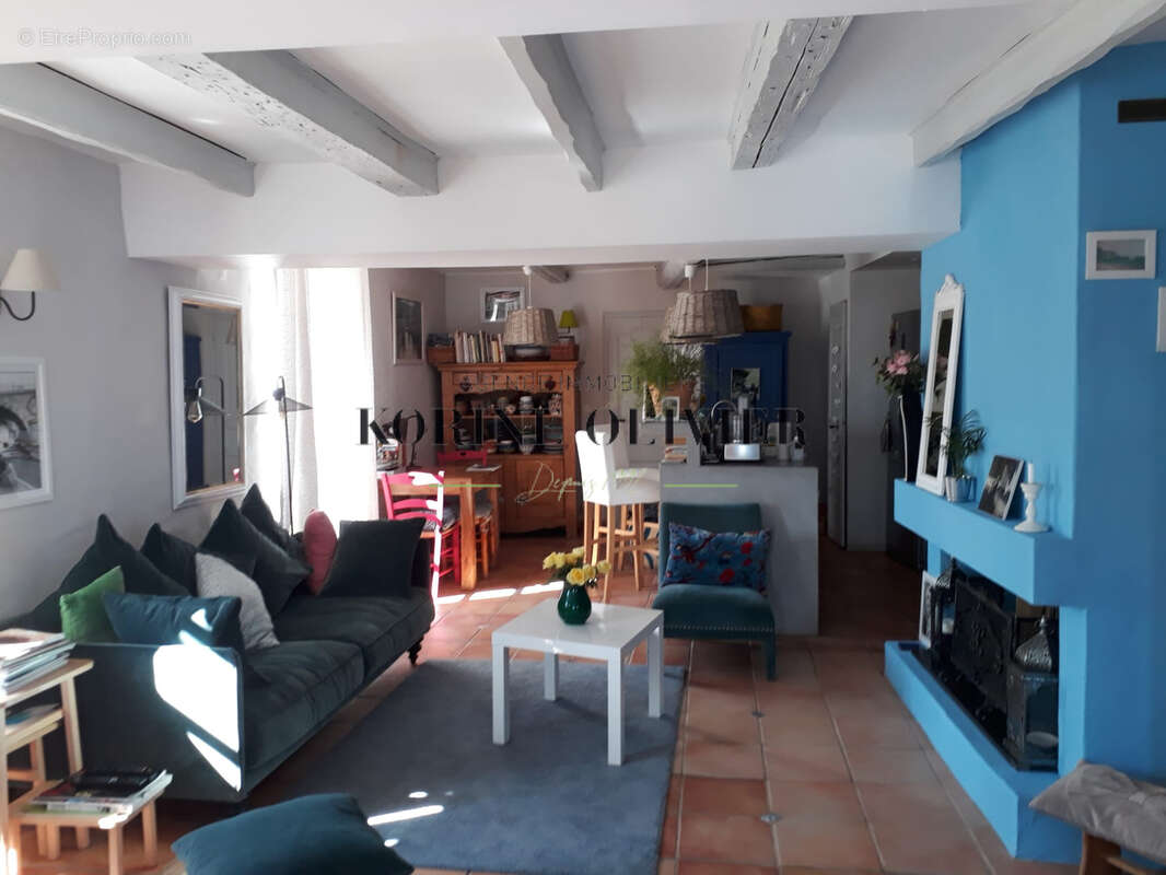 Maison à PEYNIER