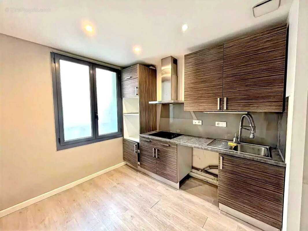Appartement à MARSEILLE-6E
