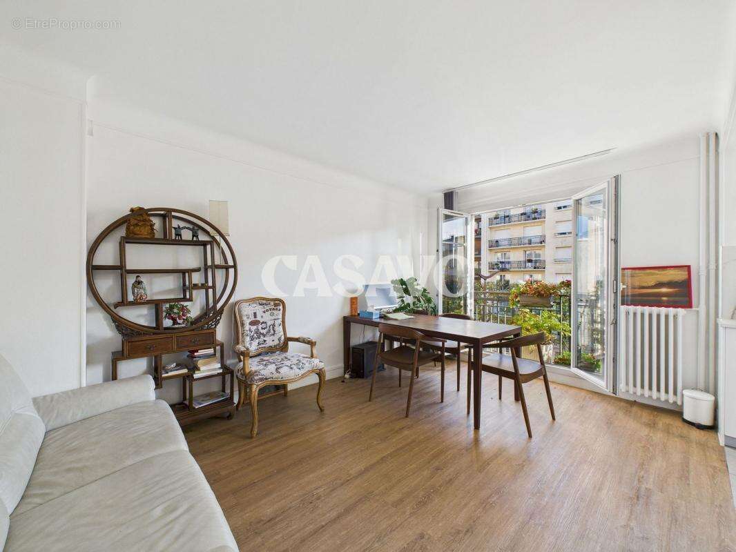 Appartement à CHARENTON-LE-PONT