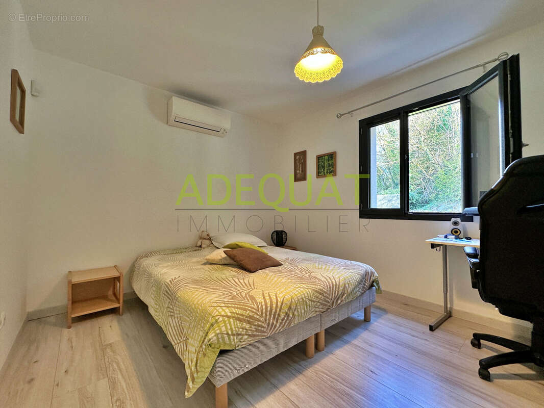 ISLE D'ABEAU EN EXCLU - VILLA T5 avec garage attenant et piscine - photo 9