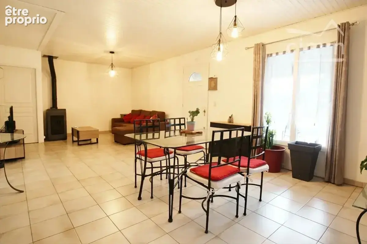 Un bien, deux logements — confortables et clés en main avec jardin et garage - photo 4