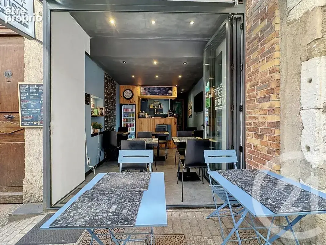 Local commercial - photo 2