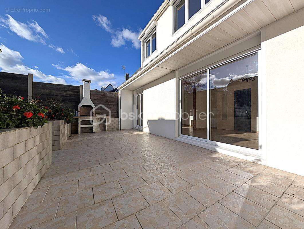 Maison à EQUEURDREVILLE-HAINNEVILLE