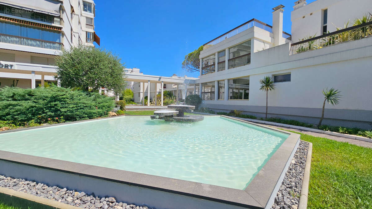 Appartement à MANDELIEU-LA-NAPOULE