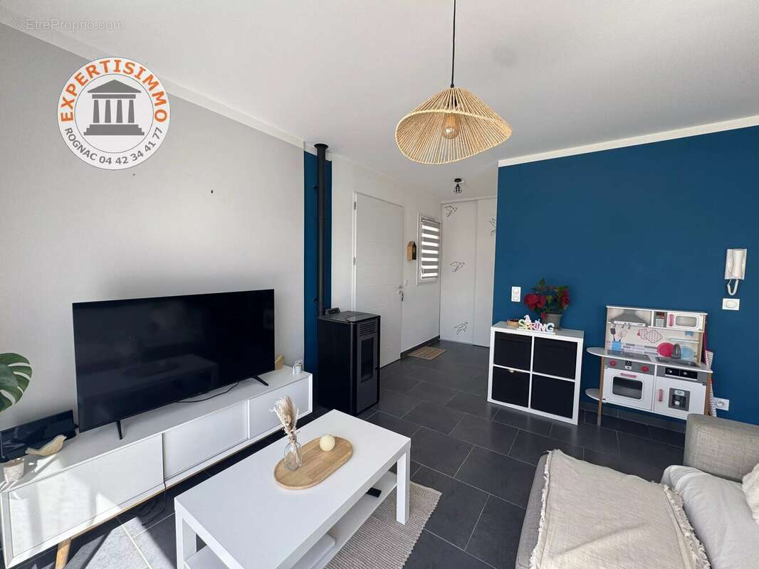 Maison à LA FARE-LES-OLIVIERS