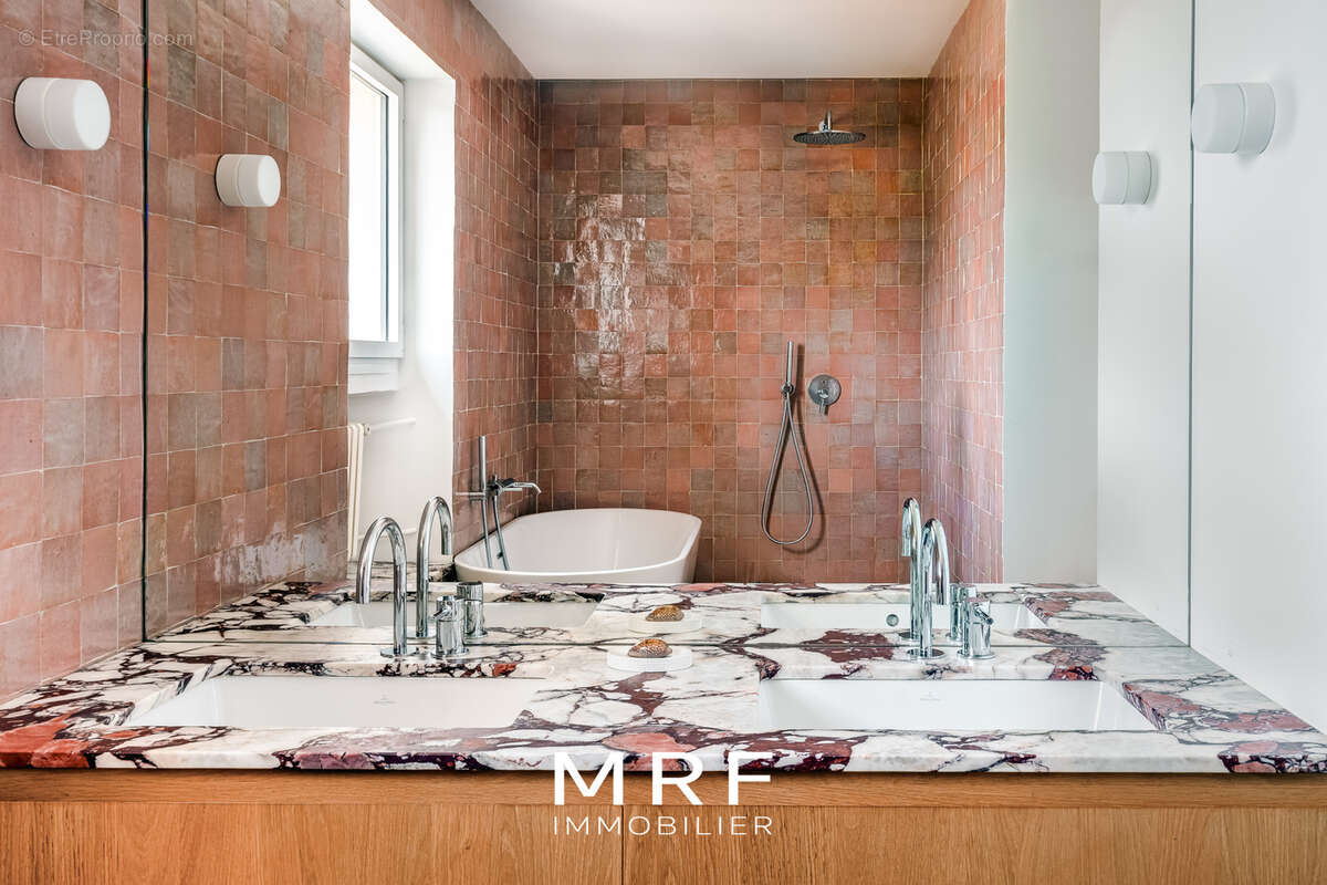 Appartement à MARSEILLE-7E