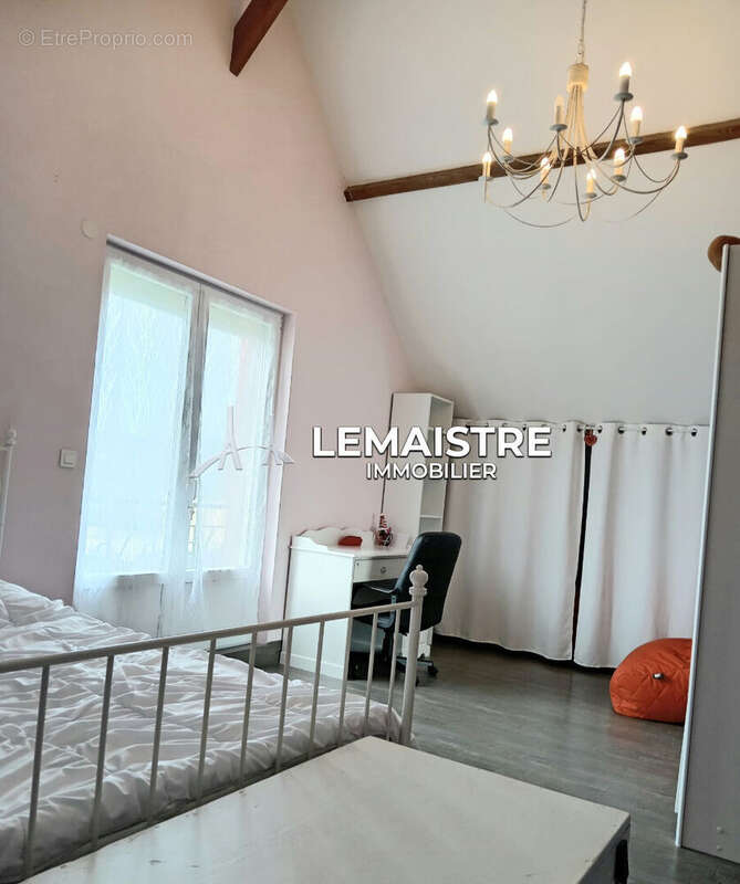 Maison à vendre - Yvetot - Quartier du Fay - 160 m² - 5 chambres - Sous-sol complet - Terrain 1535 m² - photo 12