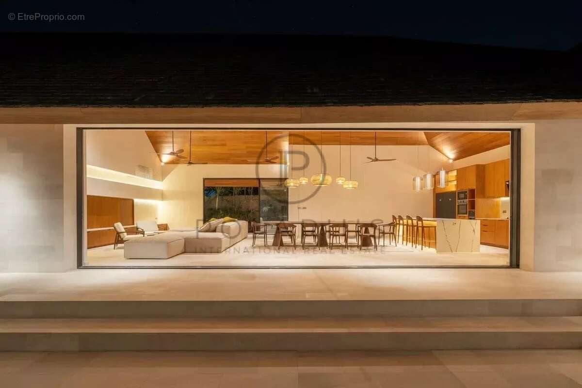 Villa exceptionnelle de 5 chambres à Pererenan  Spacieuse vie de plain-pied et piscine privée de 20 mètres - Bail emphytéotique  - photo 18