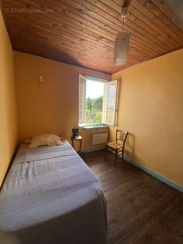 Maison de charme à un fort potentiel d'environ 85 m2 avec 591 m2 de terrain à Ardoix... - photo 15