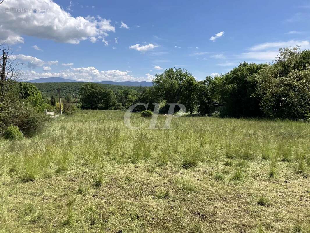 Terrain à MONTMEYAN