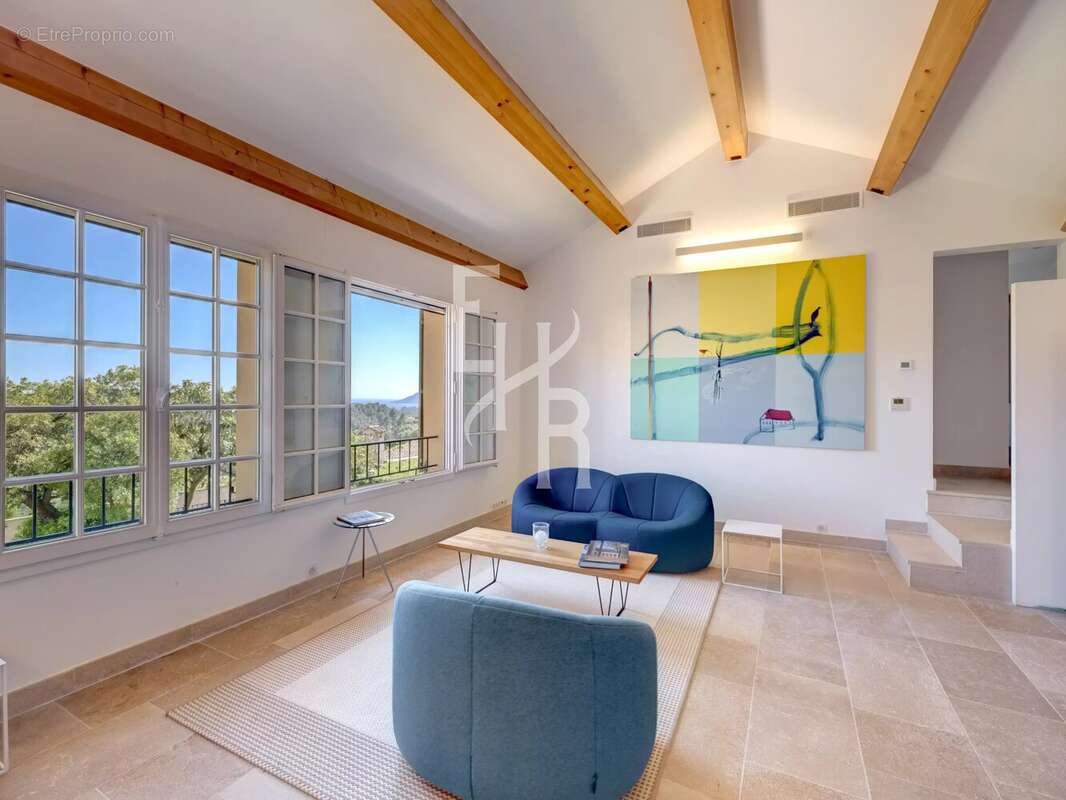 Maison à MOUGINS