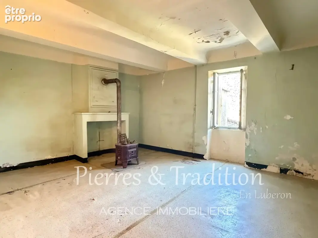 Céreste, maison de village de 200 m² avec remise et caves - photo 4