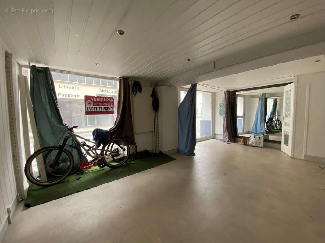 Commerce à SAINT-LAURENT-DU-PONT