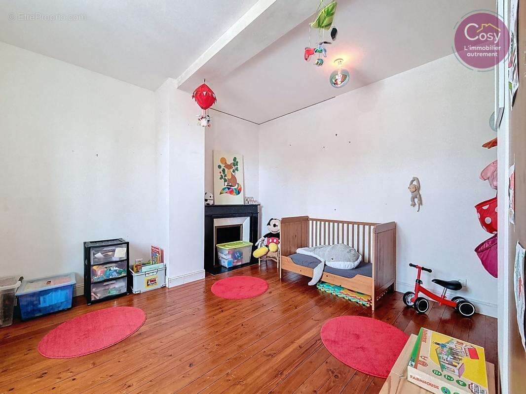 Maison à VIC-SUR-AISNE