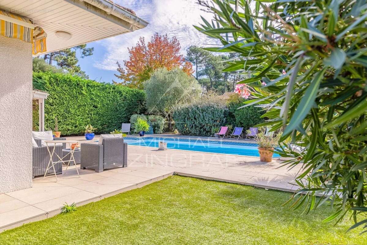 Maison à LE BOUSCAT