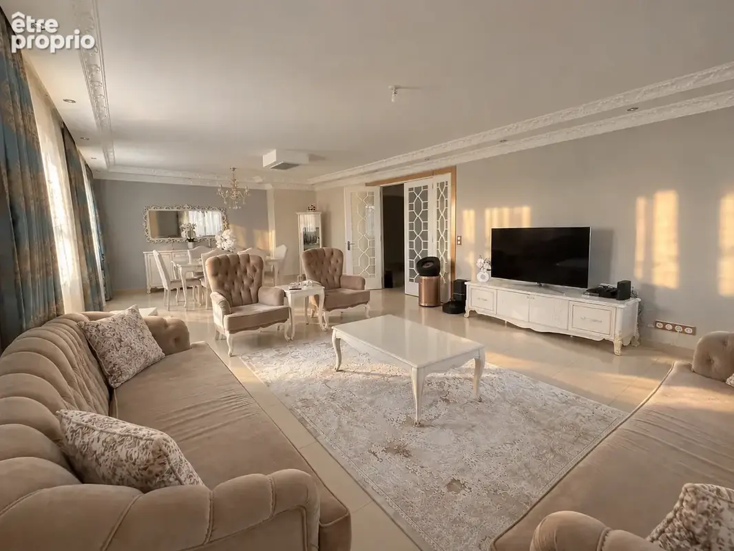 Maison familiale de 257 m2 habitables 278m2 au sol   Prestations haut de gamme et grand terrain - photo 5