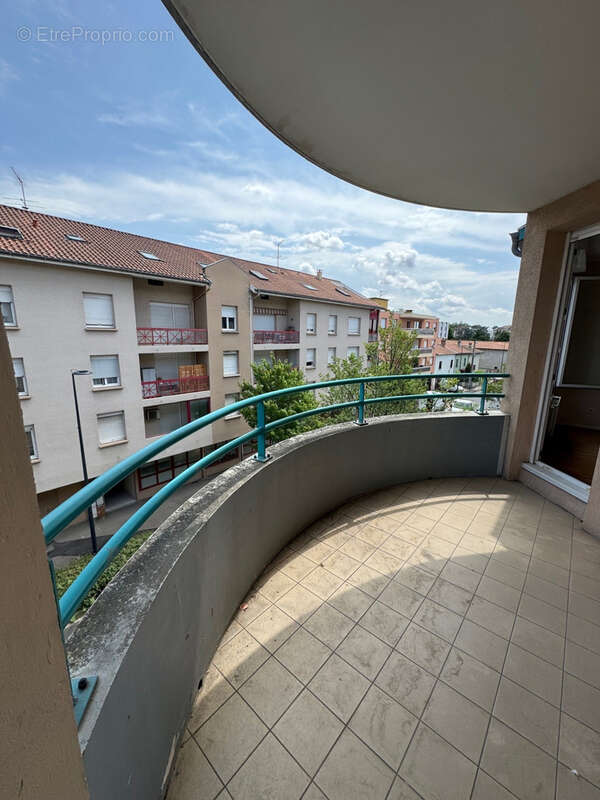 Appartement à DECINES-CHARPIEU