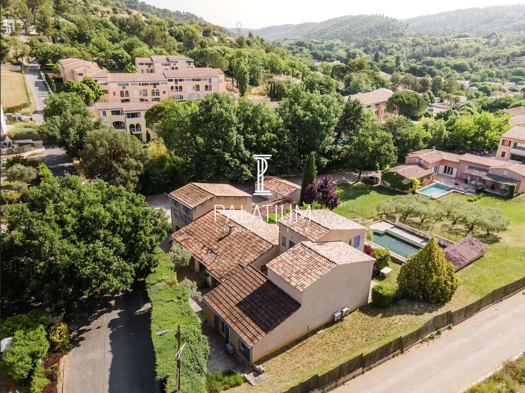Appartement à GREOUX-LES-BAINS