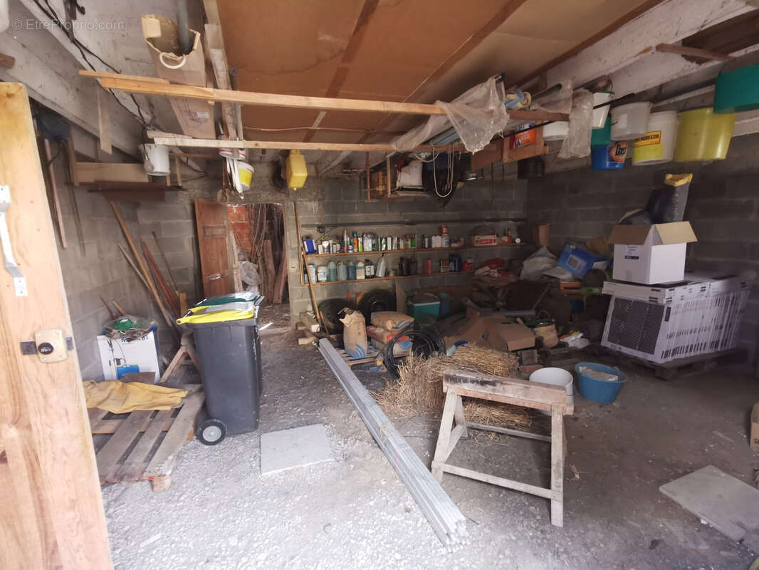 Maison à SAINT-CLEMENT-DE-REGNAT