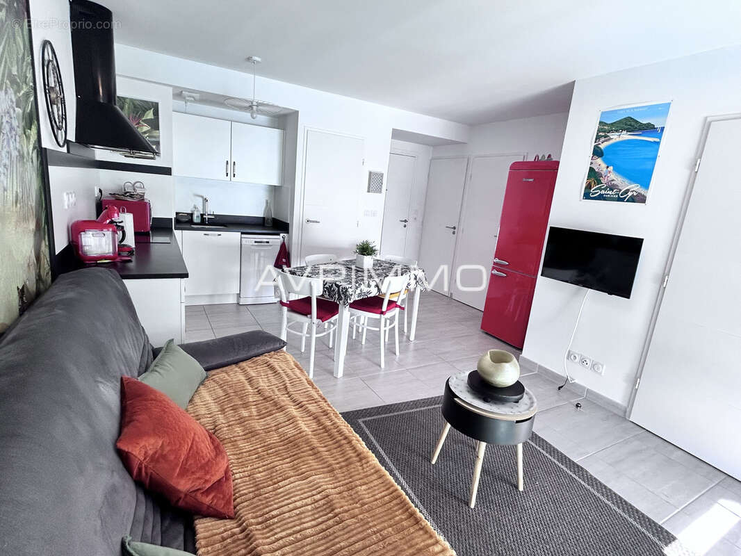 Appartement à SAINT-CYR-SUR-MER