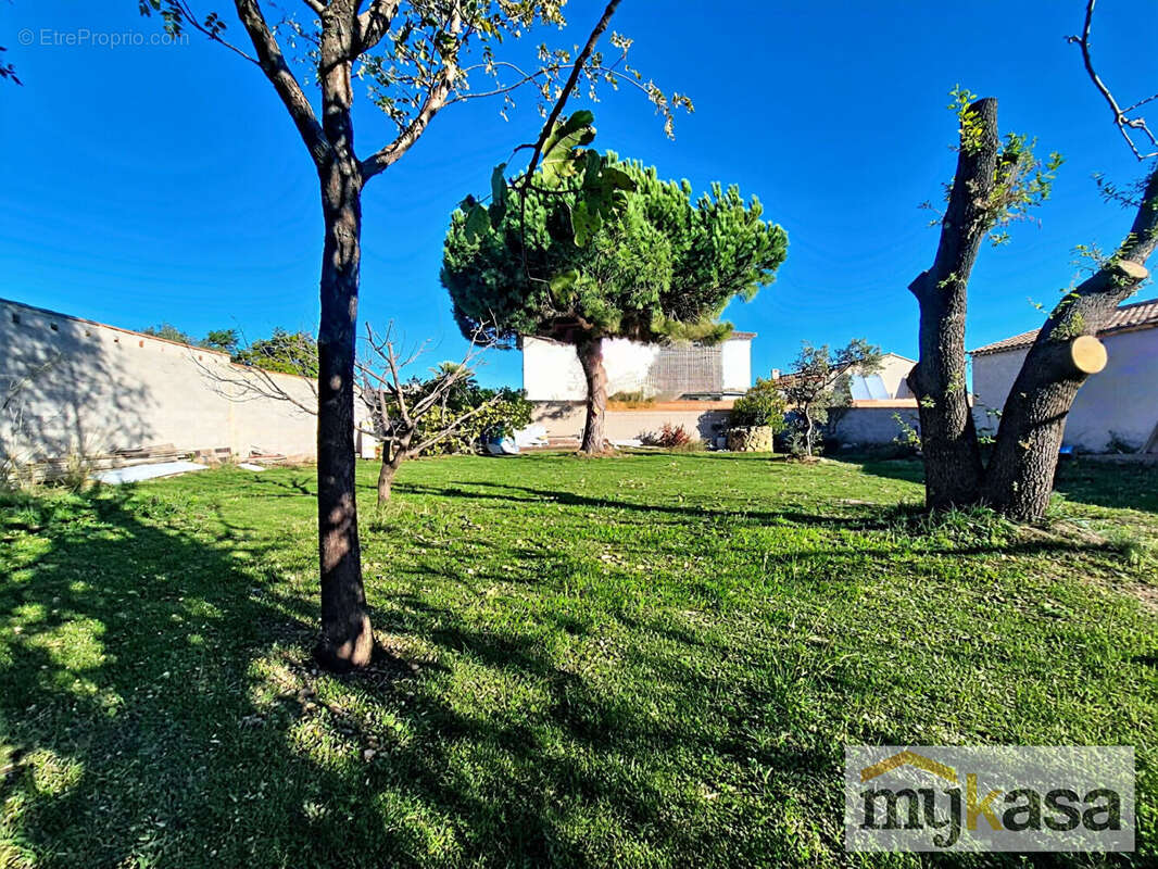 Terrain à FOS-SUR-MER