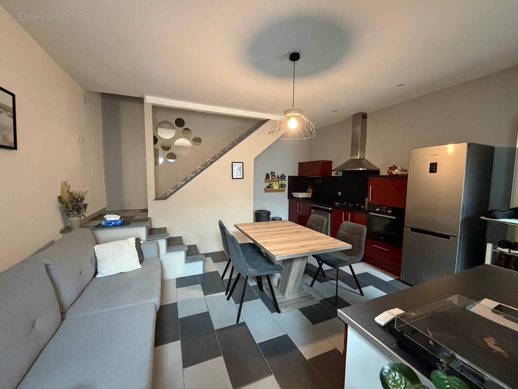 Maison à ARS-SUR-MOSELLE