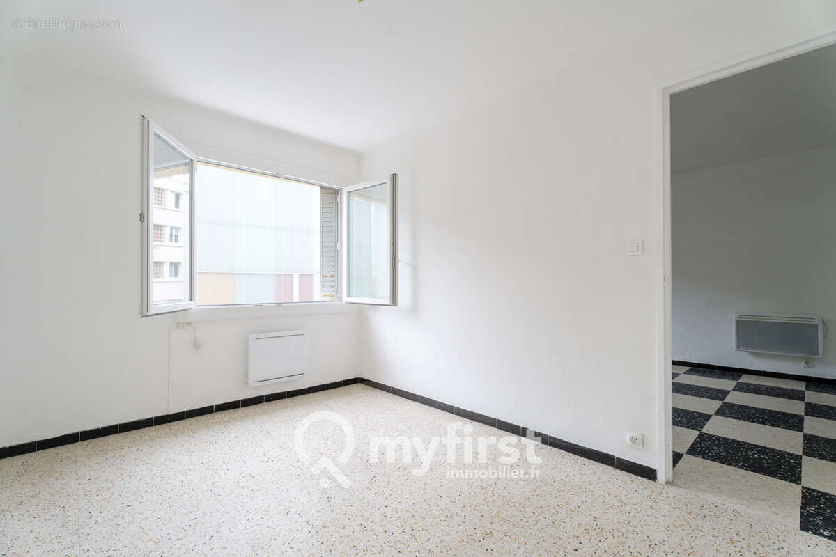 Appartement à SIX-FOURS-LES-PLAGES