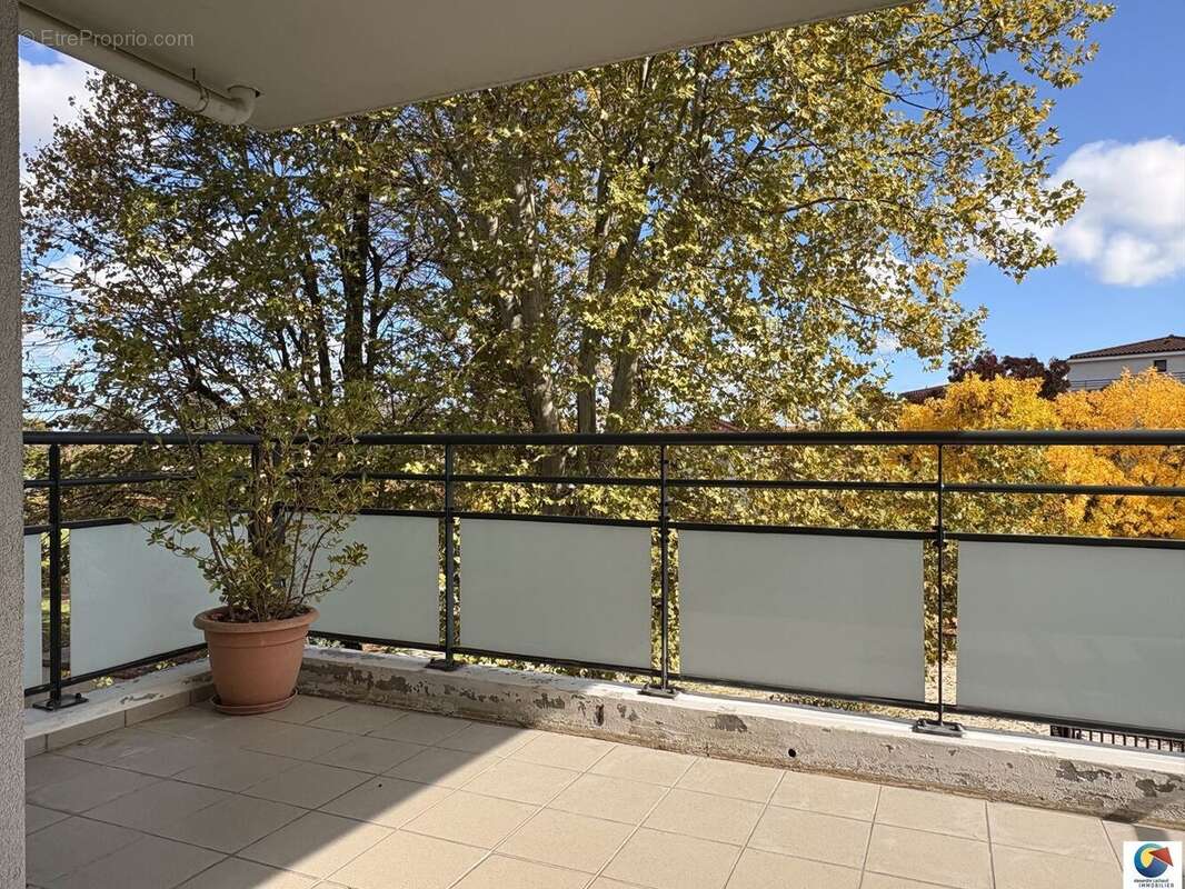 Appartement à SAINT-BONNET-DE-MURE