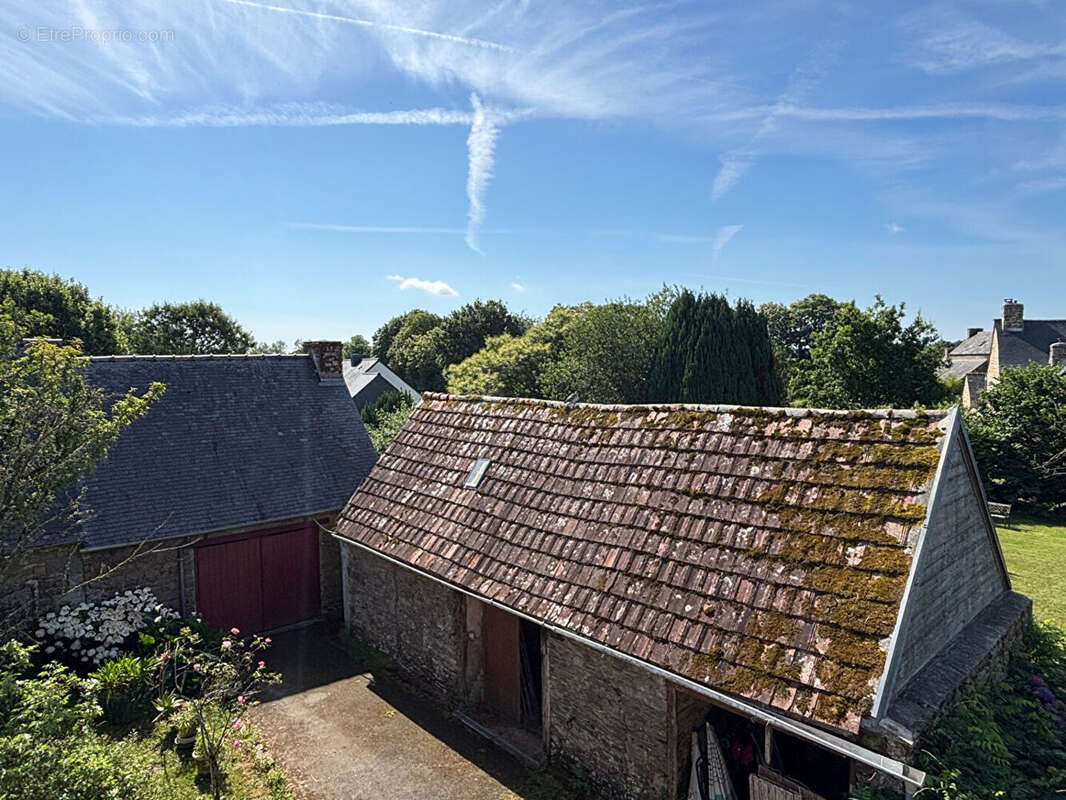 Maison à PLOUZELAMBRE
