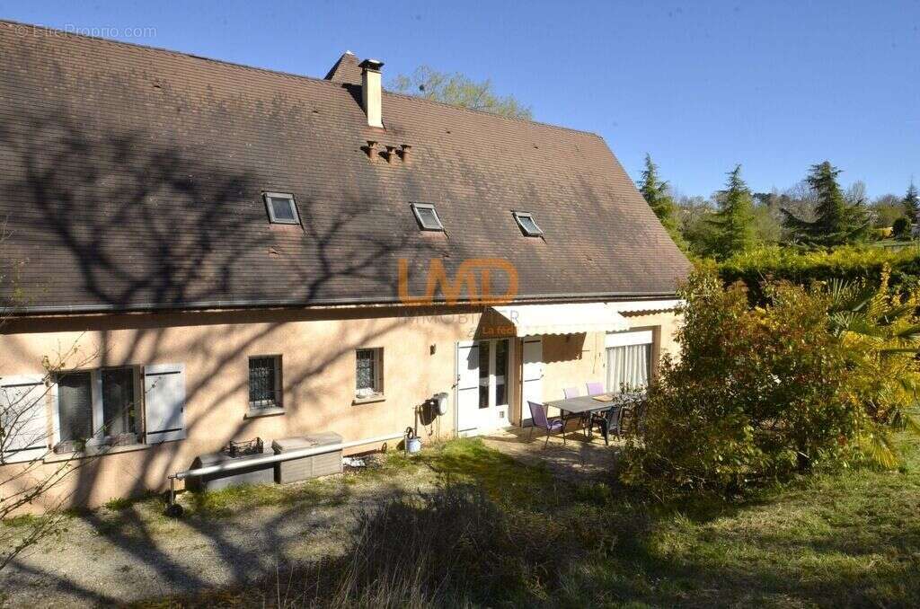 Maison 250 m² 5 chambres. Piscine - photo 3
