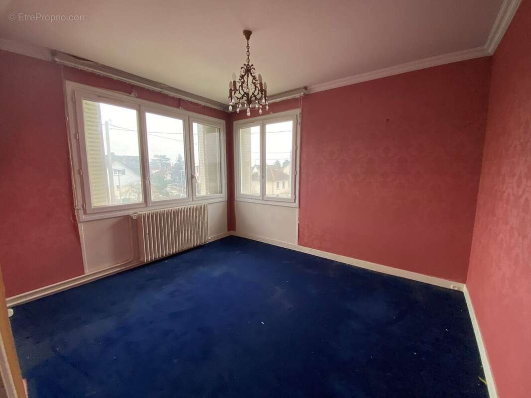 Maison à COMBS-LA-VILLE